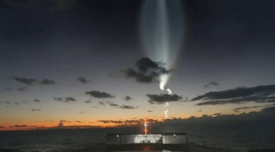 Величезну "космічну медузу" показав безпілотник SpaceX